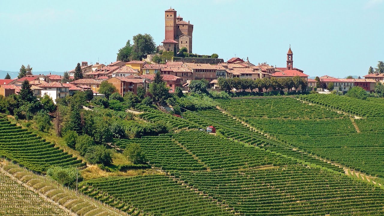 LE LANGHE in un viaggio lungo 12 mesi