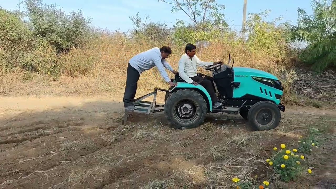 Ev mini tractor ને જોવા અંજાર થી ખેડૂત આવ્યા demo.