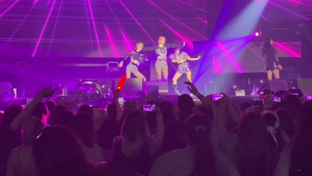 Everglow - Pirate - HallyuPopFest London Night 1 - 20220709