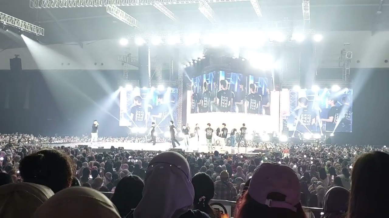 20220925 SEVENTEEN   25 VERY NICE & CLOSING at BE THE SUN TOUR in JAKARTA