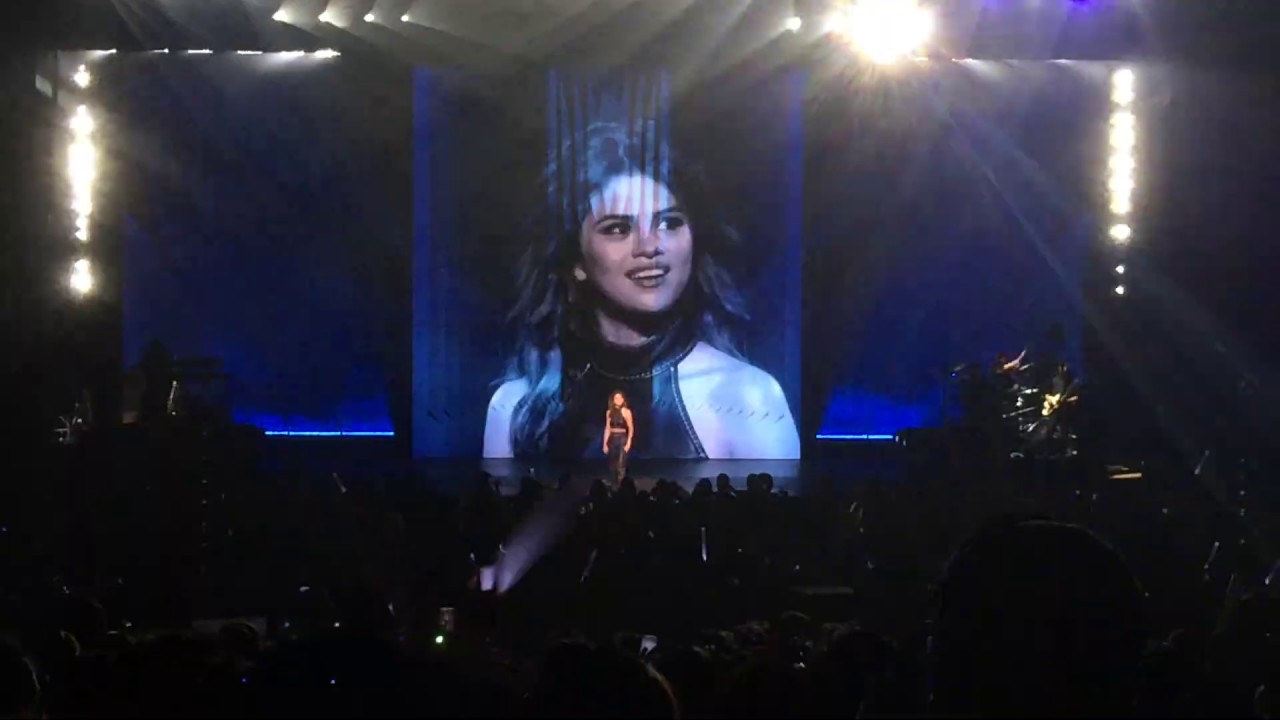 Selena Gomez Her smile / 