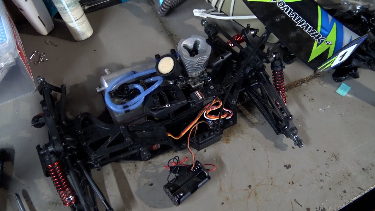 Thundertiger Tomahawk ST Nitro Truggy Gets Radio Gear!