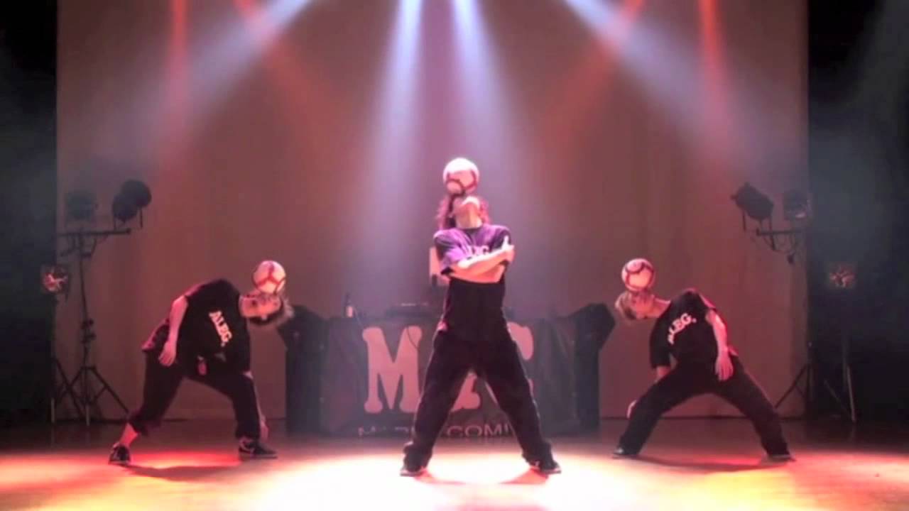 Freestyle Football Crew ALEG-Re showcase 2012 @ 梅田-umeda- AKASO Cross Over フリースタイルフットボール アレッグ