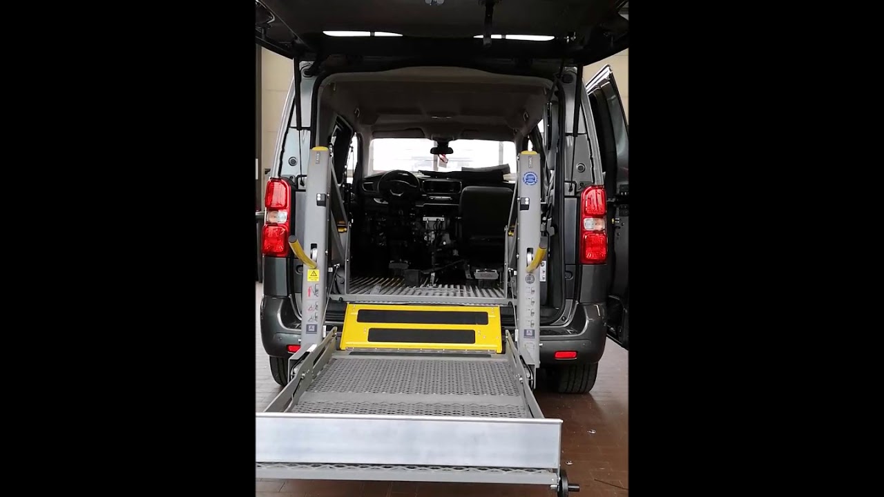 Peugeot Traveller Heckklappenöffner mit Rollstuhl-Lift Scheffler Moblität