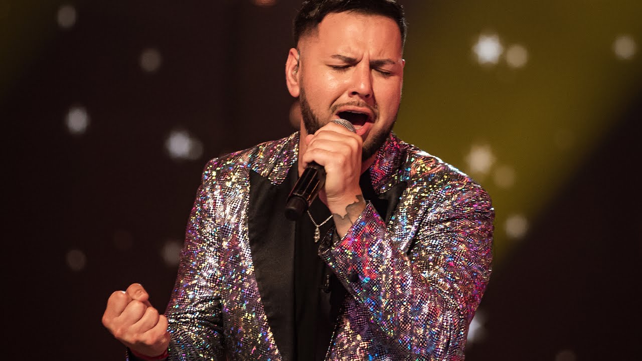 ¡EMPEZÓ LA GRAN FINAL! Facu Martínez brilló cantando 