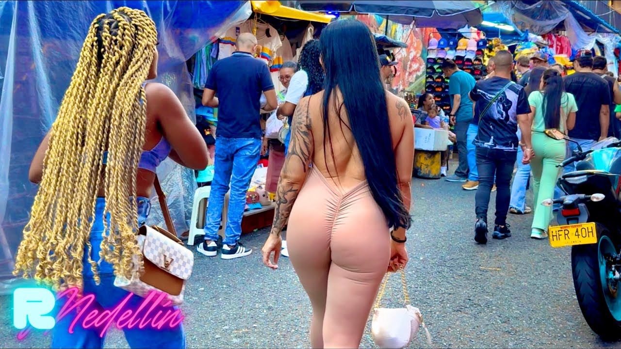 🇨🇴COMUNA 13 in Medellin Colombia 4K [Street Scenes]🔥