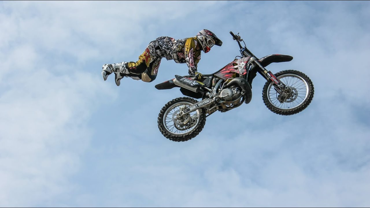 The Powerful Dirt Bike Jumps | Motocross Just Below the Sky [HD]