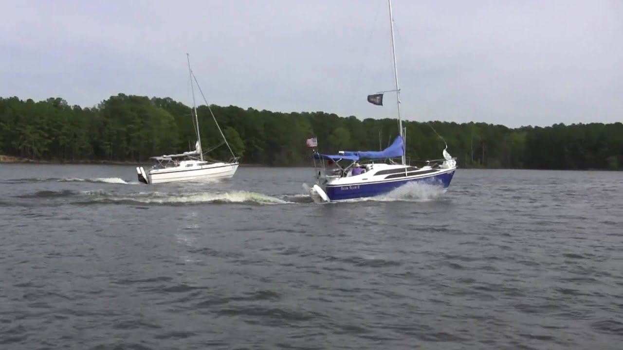 MacGregor Sailboat Drag Race