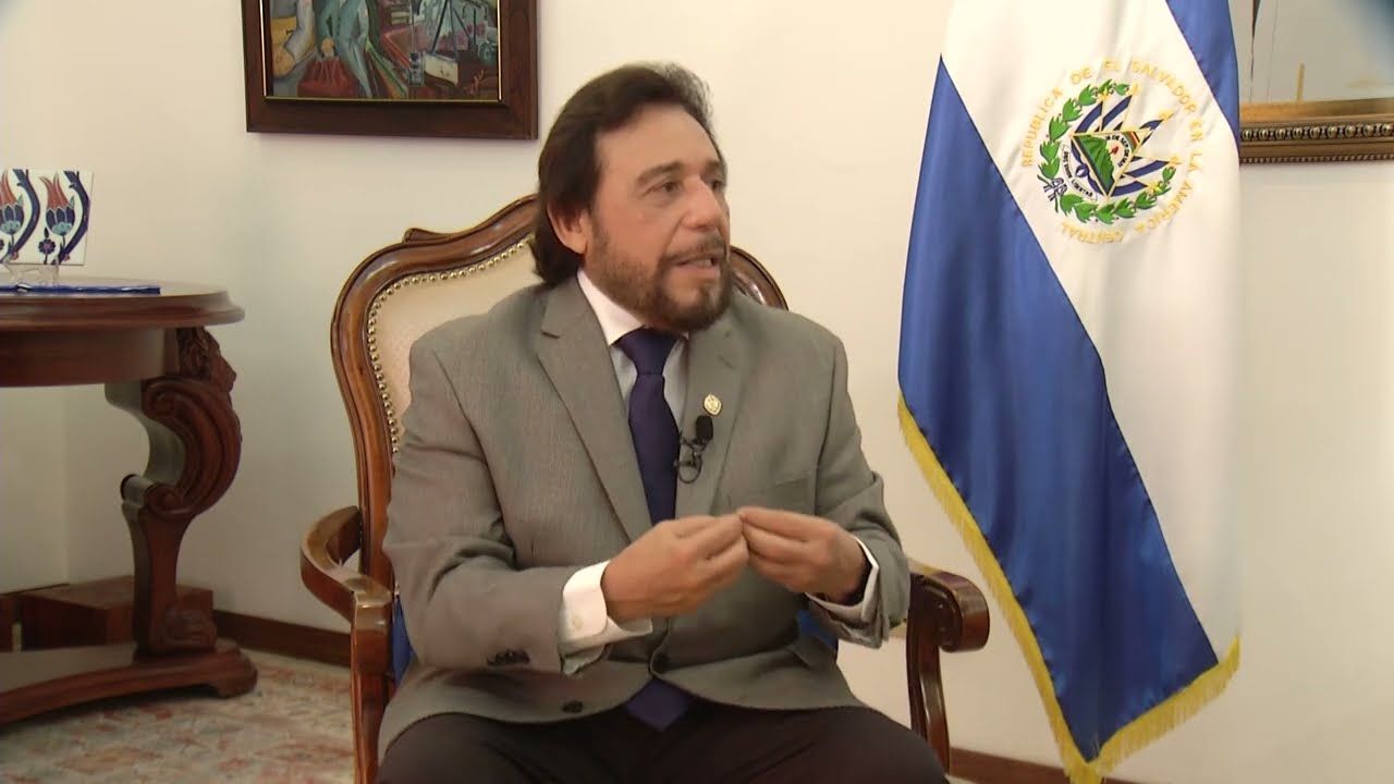 F&eacute;lix Ulloa habl&oacute; de los tem&aacute;s controversiales de las reformas constitucionales