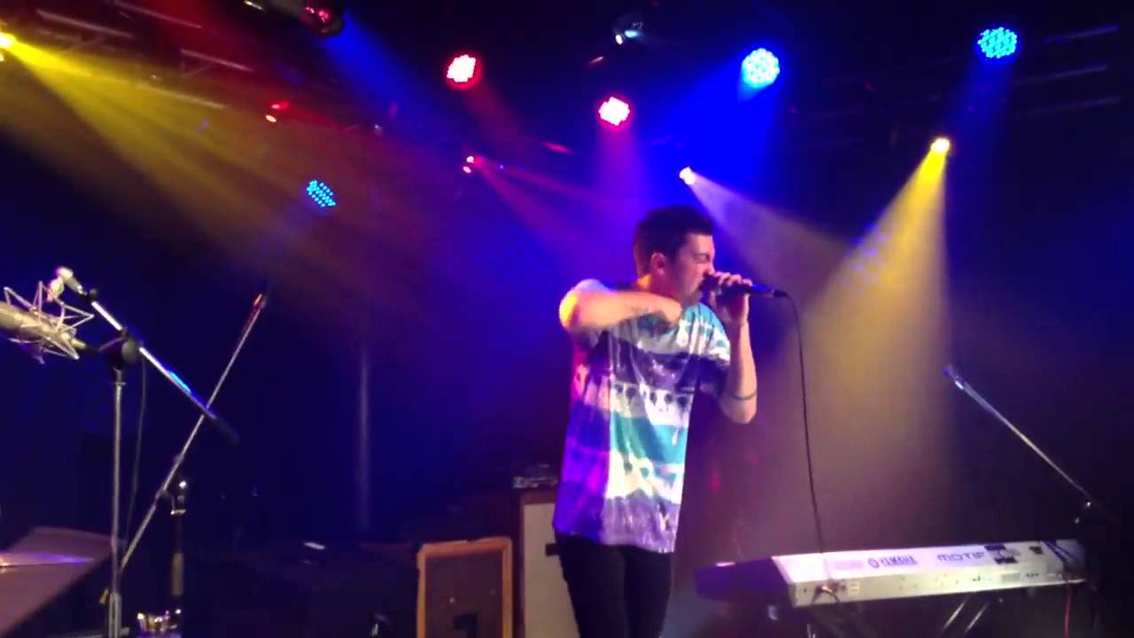 Twenty One Pilots. House of Gold and Holding On To You. Live in studio @ JBTV. April 4