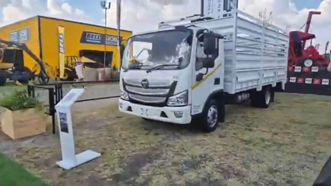 Ever Star Industries Pty Ltd ons gesels Cattle trucks.