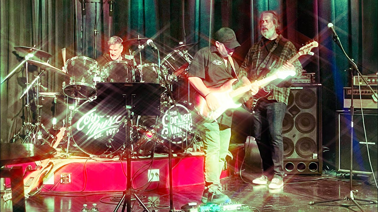 Ryan Murphy & Carless Antenna swing from Co caine into Tequila @ Nashville’s Corner Music 