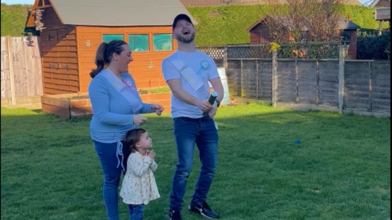 Dad-to-be has trouble setting off the confetti cannon during gender reveal || WooGlobe