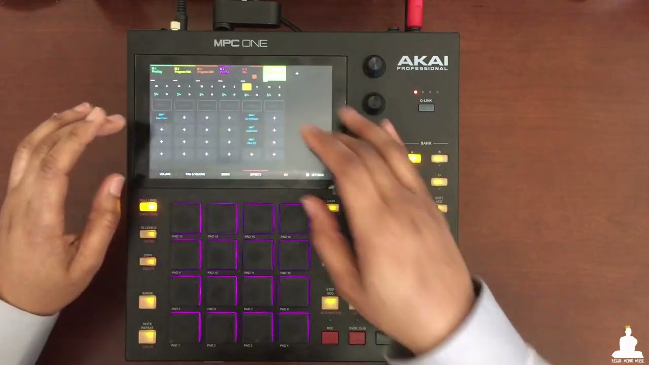 A jazz vibe on the MPC | #mpcone #sampleflip #makingbeats