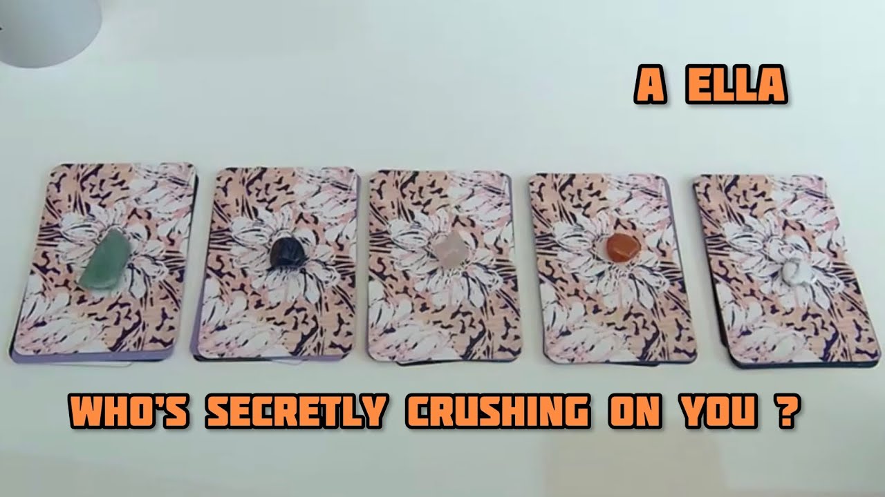 Who's secretly crushing on you ? 😜 - Pick A Card ✨ Tarot Reading ✨