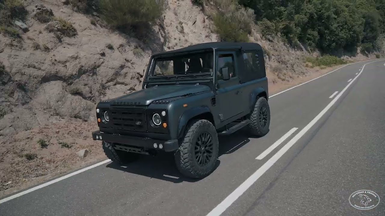 DEFENDER AND FRIENDS JAEN 90 SOFT TOP EDITION