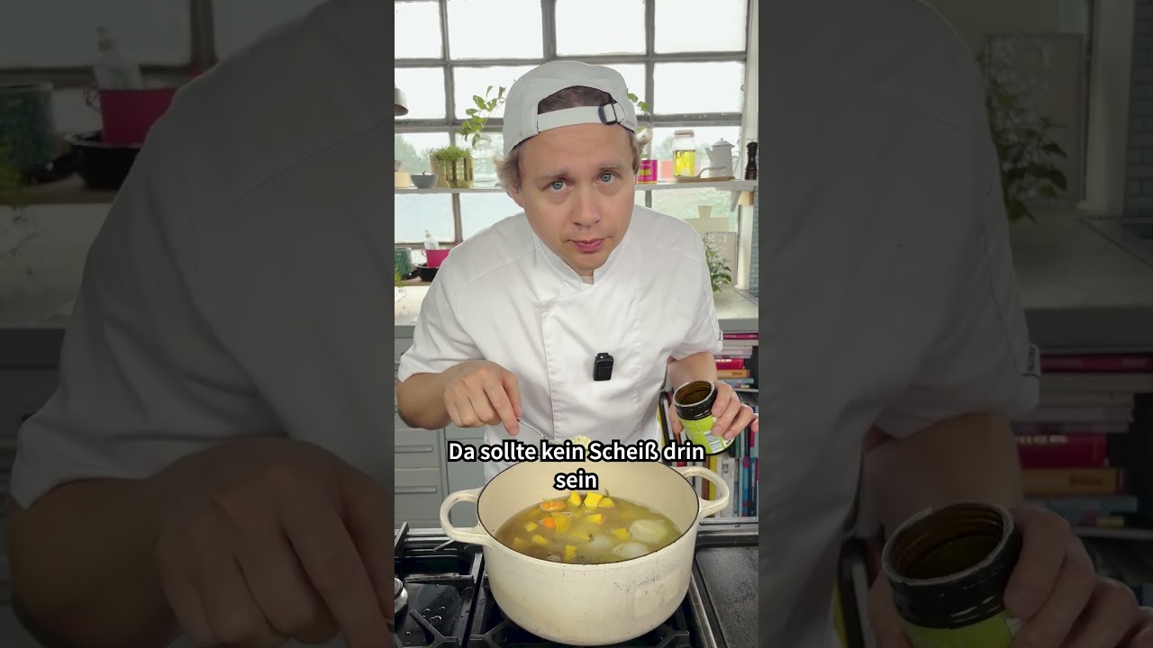 Endlich wieder Kürbiszeit! 🧡 Passend zum Herbststart gibt's bei Hannes heute Kürbissuppe 🎃