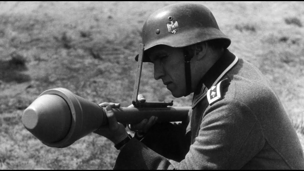 Amerikanische Panzerbesatzungen verspotteten Deutschlands 'Pappröhrchen' Panzerfaust bis sie mehr...