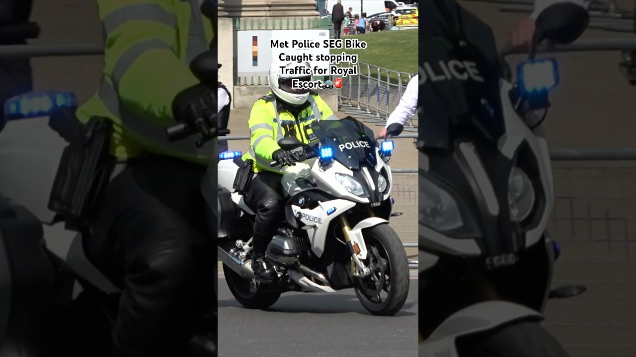 Metropolitan Police SEG Bike caught stopping traffic for Royal Escort at Hyde Park Corner🚓🚨