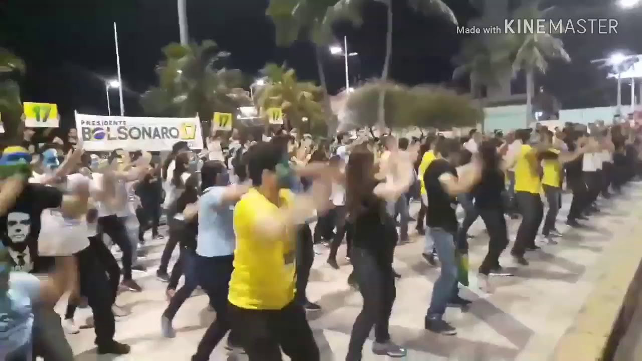 Eleitores do Bolsonaro dan&ccedil;ando ao som da Stefhany absoluta do Crossfox