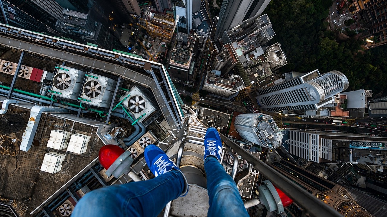 Manulife Plaza 240m