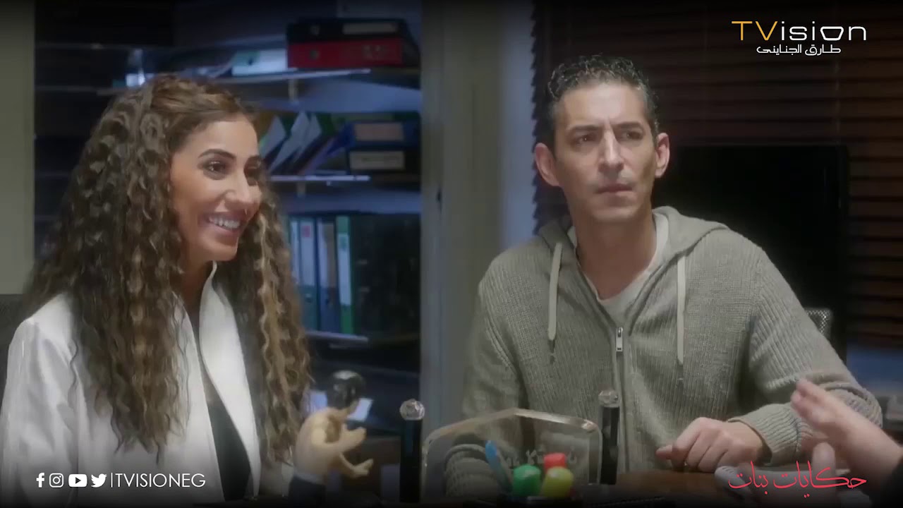 موقف كوميدي بين ثأئر وسلمى مع المنتج 😂 #حكايات_بنات