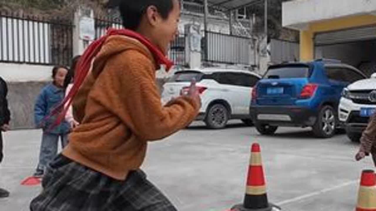 大凉山的足球训练课，小球员们临近期末放松一下 #足球#大凉山 #因为热爱所以坚持