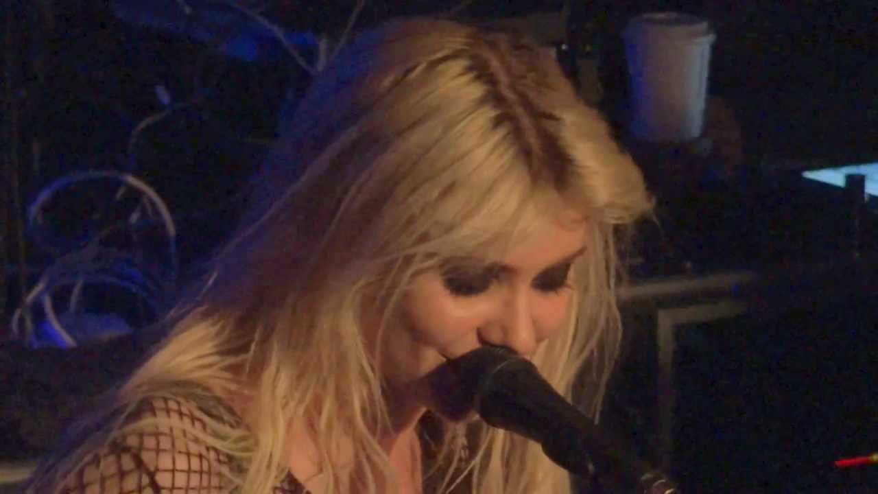 Pretty Reckless Goin' Down Live Quebec 2012 HD 1080P