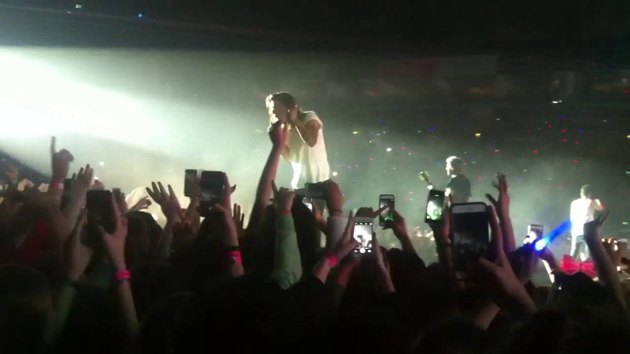 One Dirction - Little White Lies (OTRA BELFAST 22.10.15)