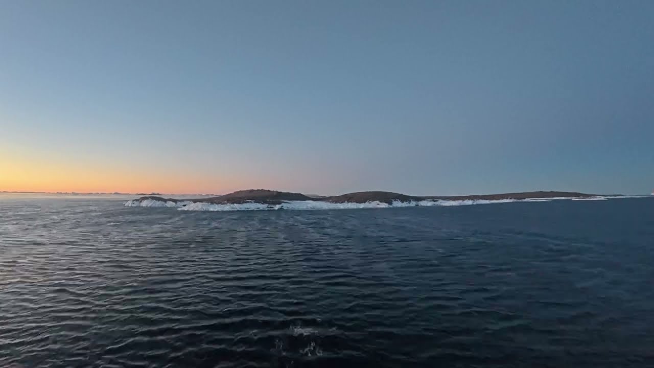 Sunset cruise with Blood moon Mawson Station 01/03/2026