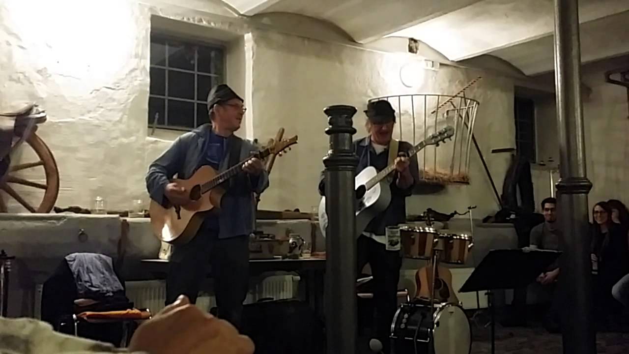 Bees Denäwe - Ebbelwoi Song