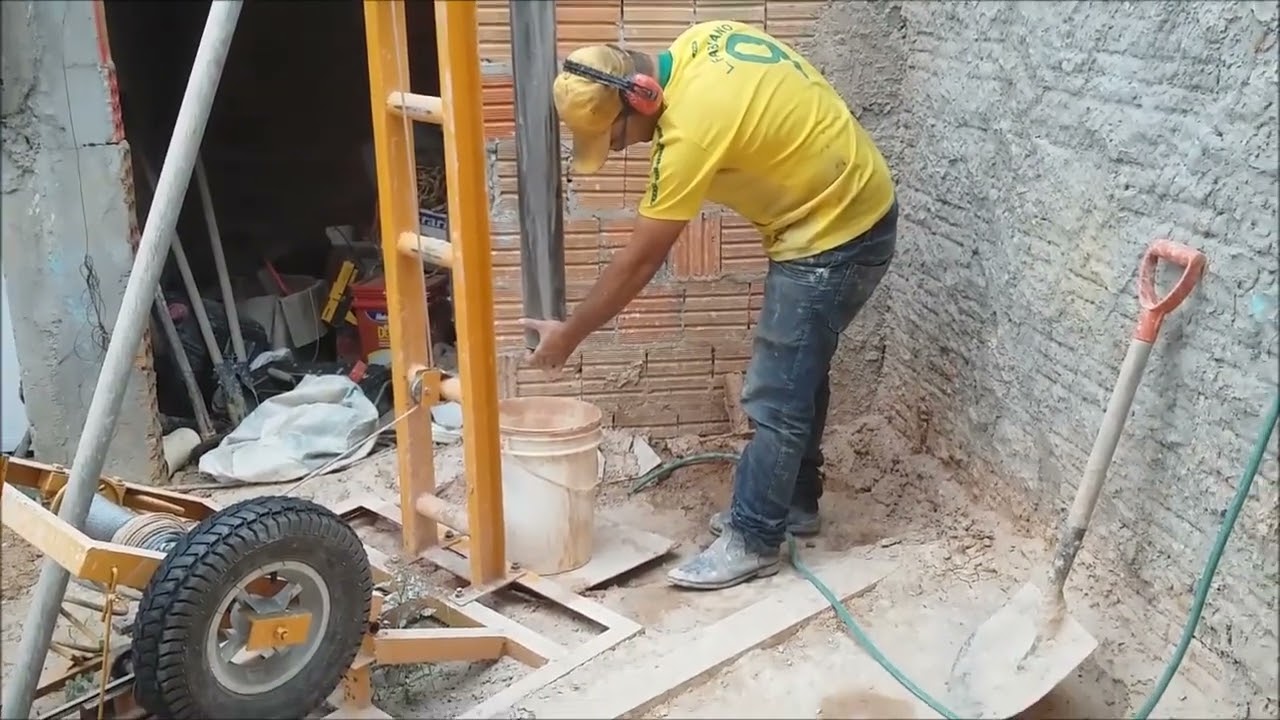 Simples perfuratriz de poços tipo bate-estacas.
