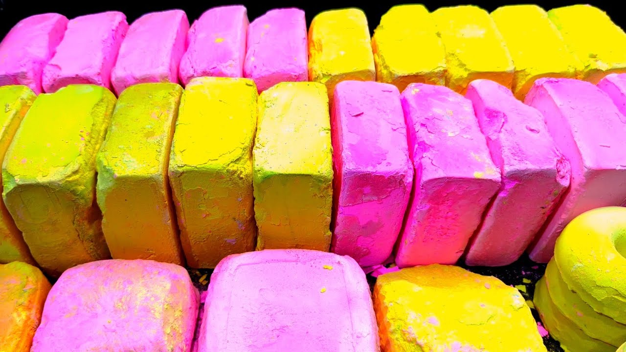 soft and dusty gym chalk blocks،oddly satisfying #asmr #relax #satisfying 