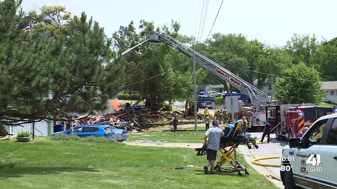 1 man dead after explosion at Gladstone home