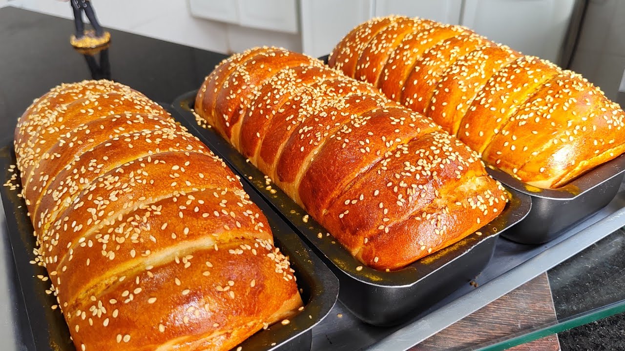 SEM OVO, SEM LEITE, PÃO CASEIRO. JÁ SAI FATIADO DO FORNO