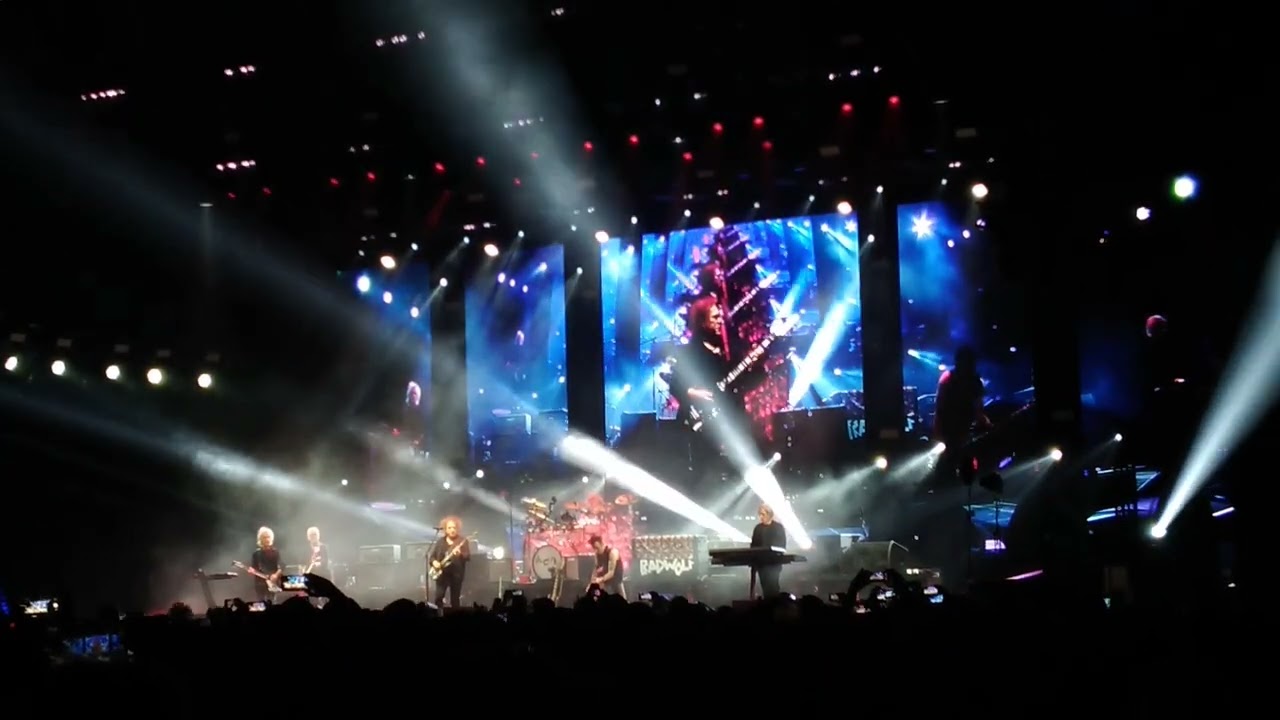 The Cure (live) - Lovesong - Poland - Łodź - 2022.10.21 vHDR On