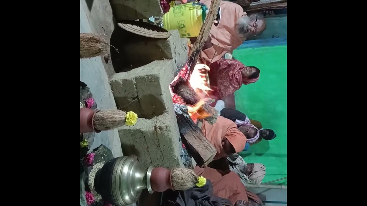 ତ୍ରିପୁର ଜଗତେ ଯିବ ଛନ୍ତି ଯେତେ ଅଛି ନାମ କଲା ଚି଼ହ୍ନ.. ସମସ୍ତେ ସଂଖୋଳି ଏକଆତ୍ମା ବୋଲି ନ କରାହୋ ଭିଂହା ଭିନ୍ହ 