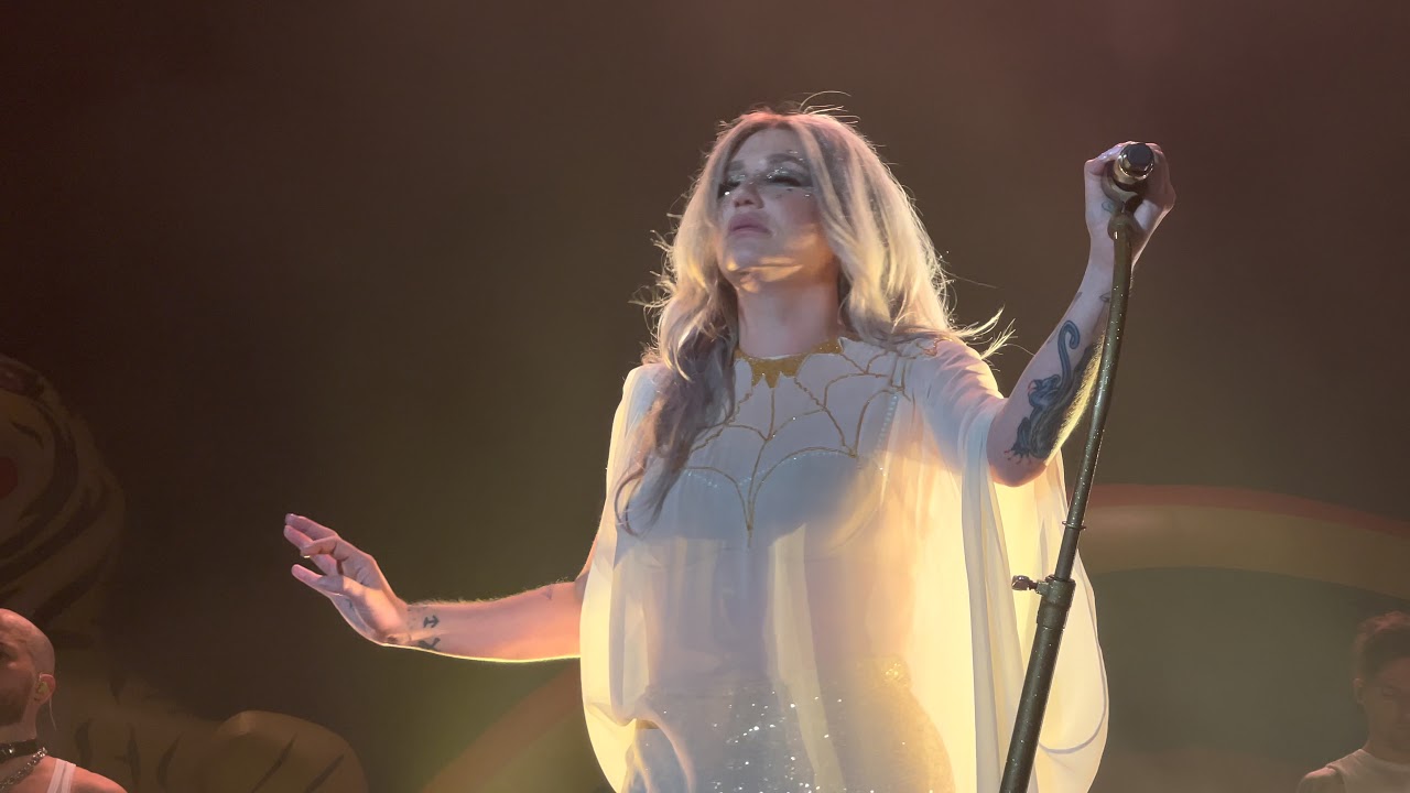 Kesha Praying Live in Minneapolis 2021