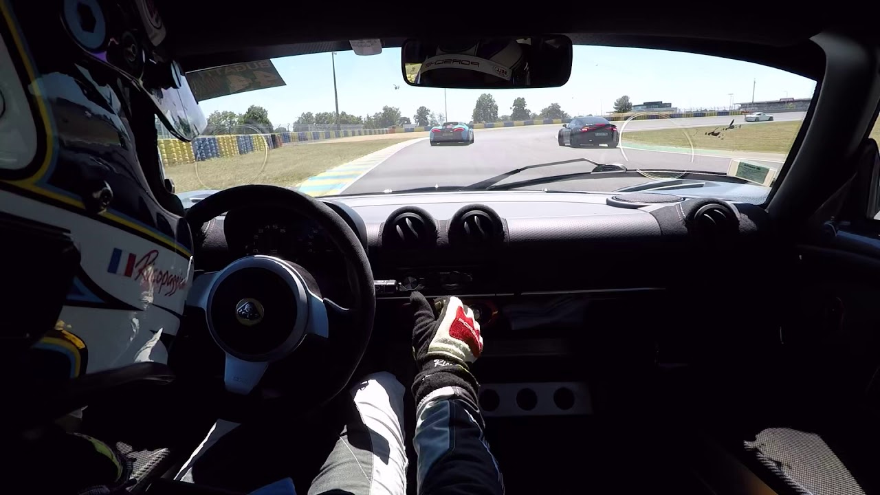 Exige 430 CUP vs McLaren 570S