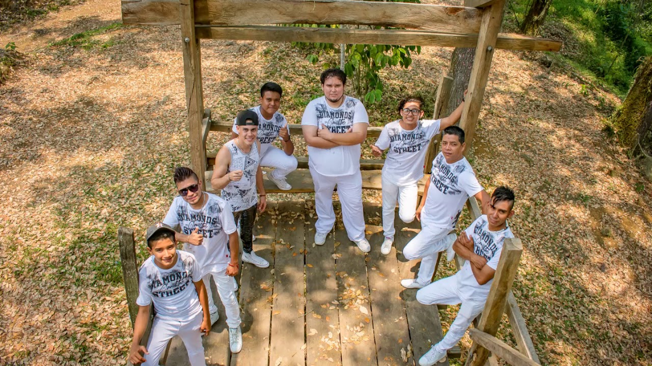 Hay Cariño - Omar Y Su Grupo Cumbiambero