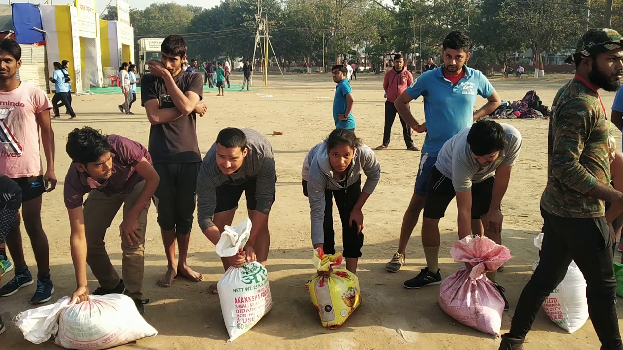 Ashish Gupta कमांडो ट्रेनर cont-7870180478 Group D का तैयारी गांधी मैदान में भी गेट नंबर 7  के पास