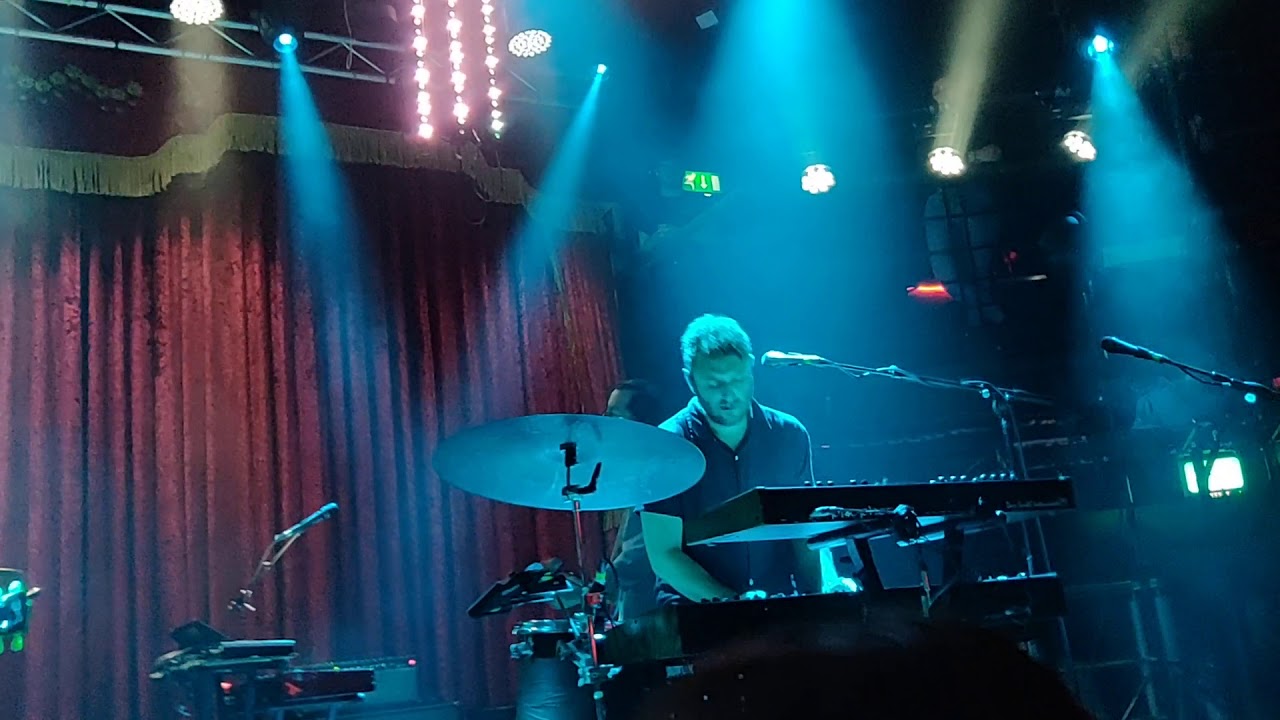 Local Natives - Airplanes (live Dublin - The Academy)