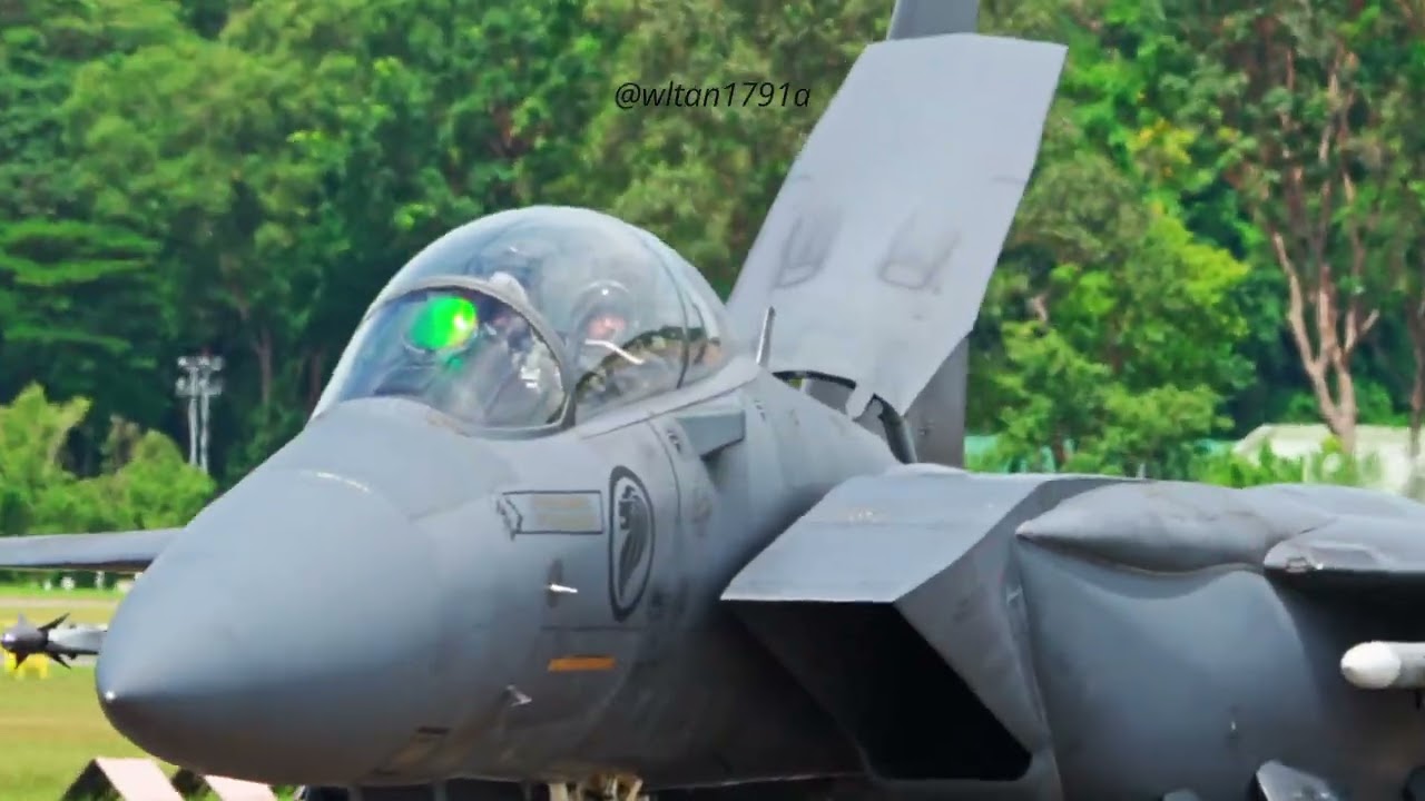 Prep for scramble demo F-15SG from Singapore Air Force #thersaf #military #fighterjet #airshow