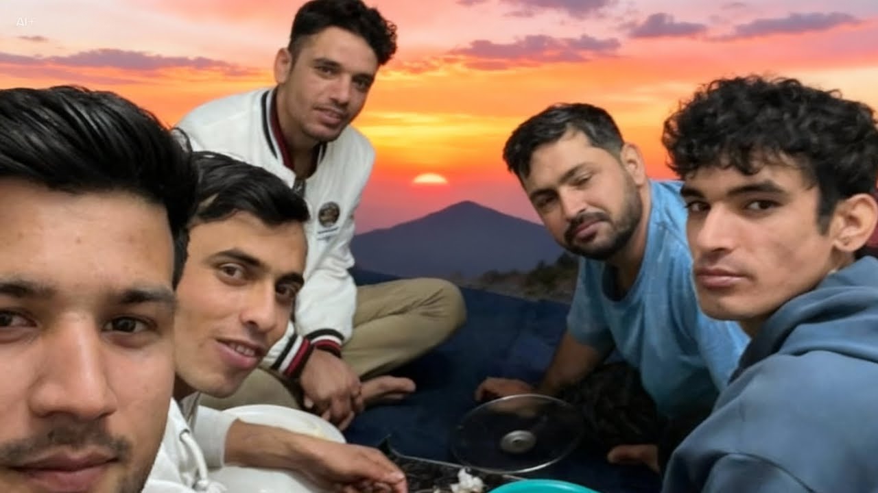 دوست نے ہمیں پارٹی پر بلایا ہے 🍜