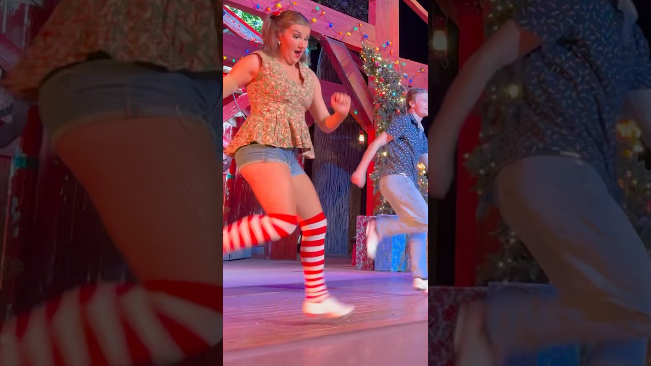 IMPRESSIVE CLOGGING at Hatfield and McCoy!! #pigeonforge #clogging #dancing #tennessee #dinnershow