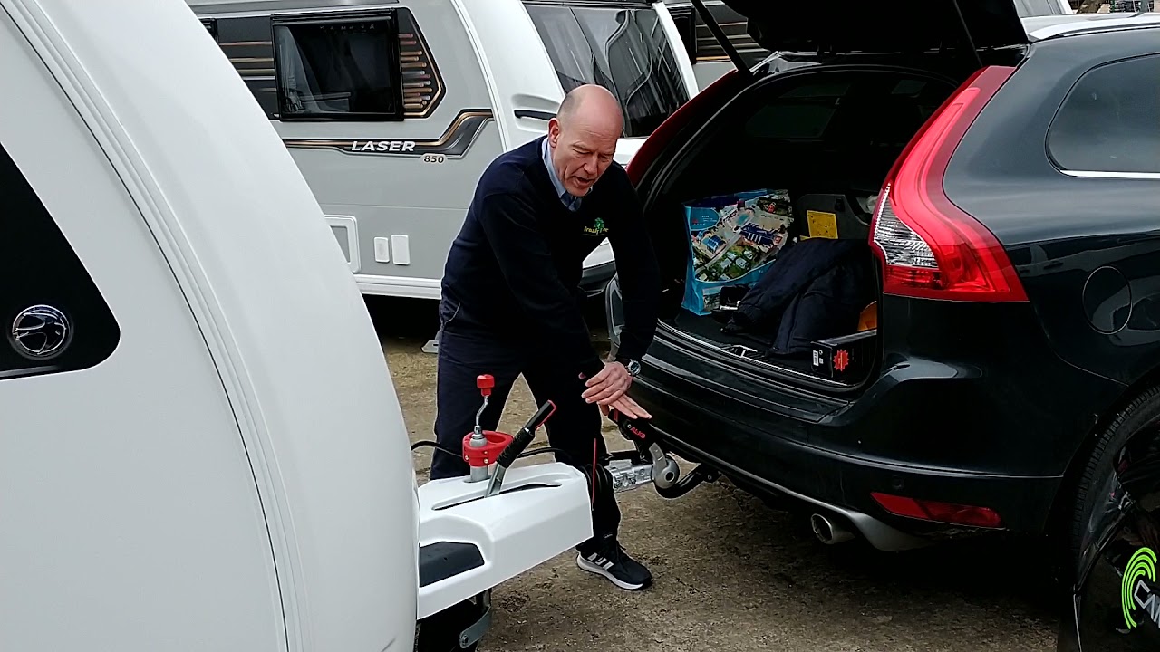 How do I hitch up caravan to car (quick version).