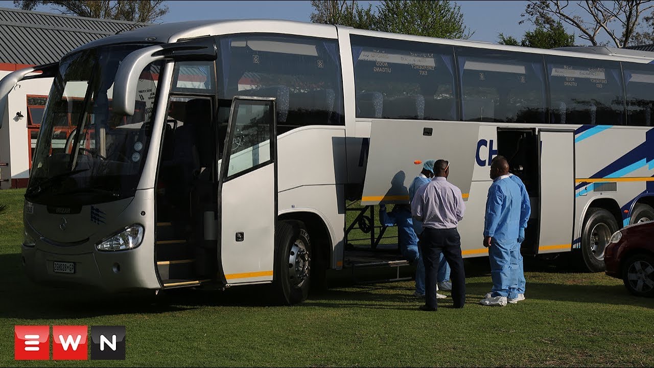 Mbalula visits Dutch tourists robbed en route from OR Tambo