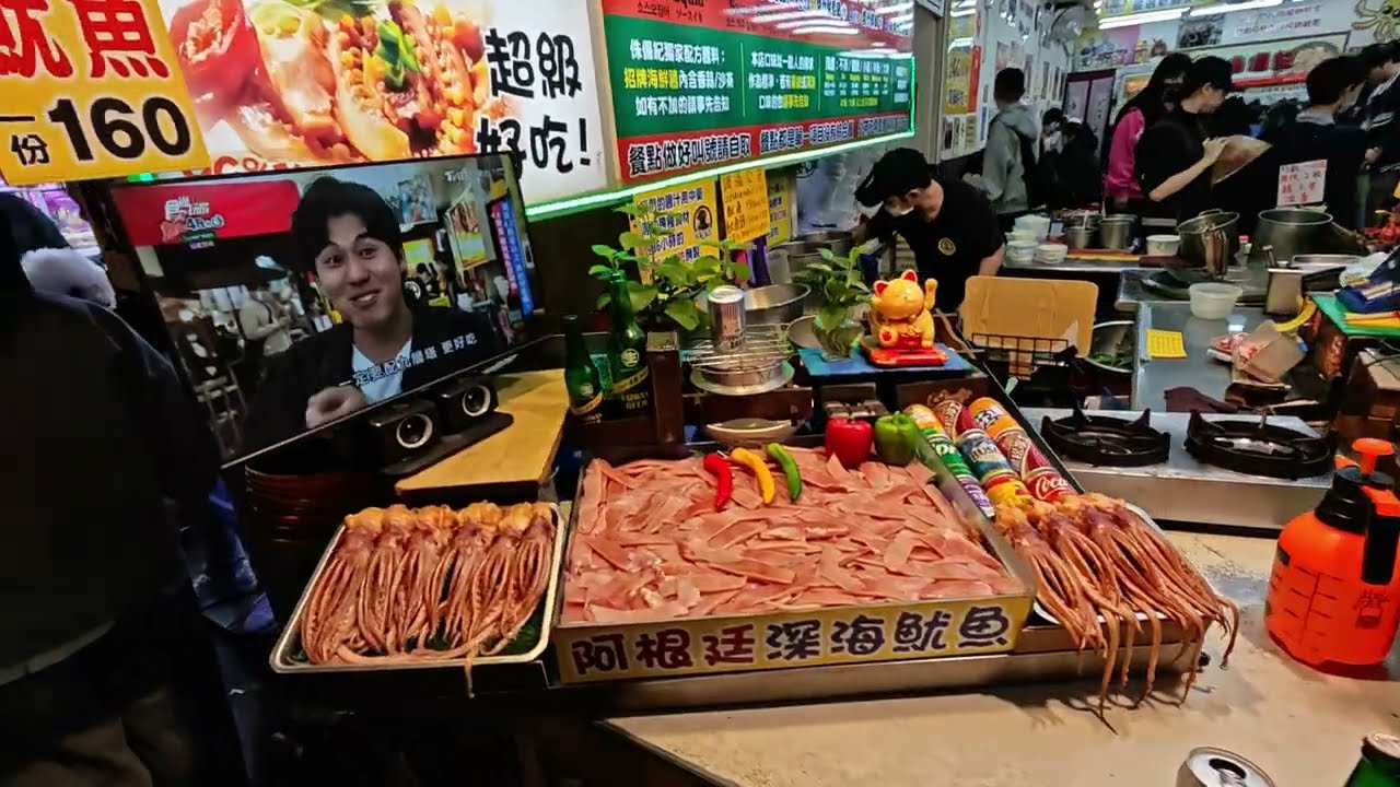 Taipei’s Best Food? 🥟 Raohe Night Market Walking Tour | 台北饒河街夜市：必比登美食與超人氣排隊小吃