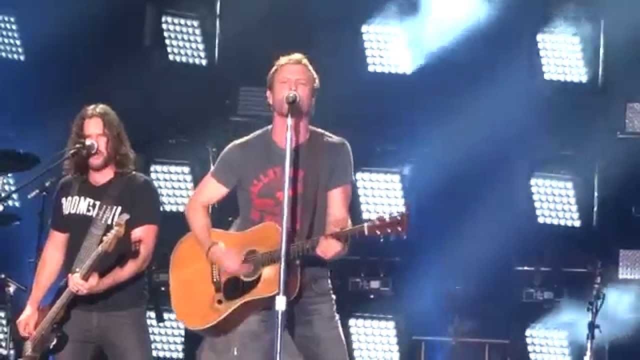 Dierks Bentley - Drunk On A Plane Live CMA Fest 2014 1080p HD