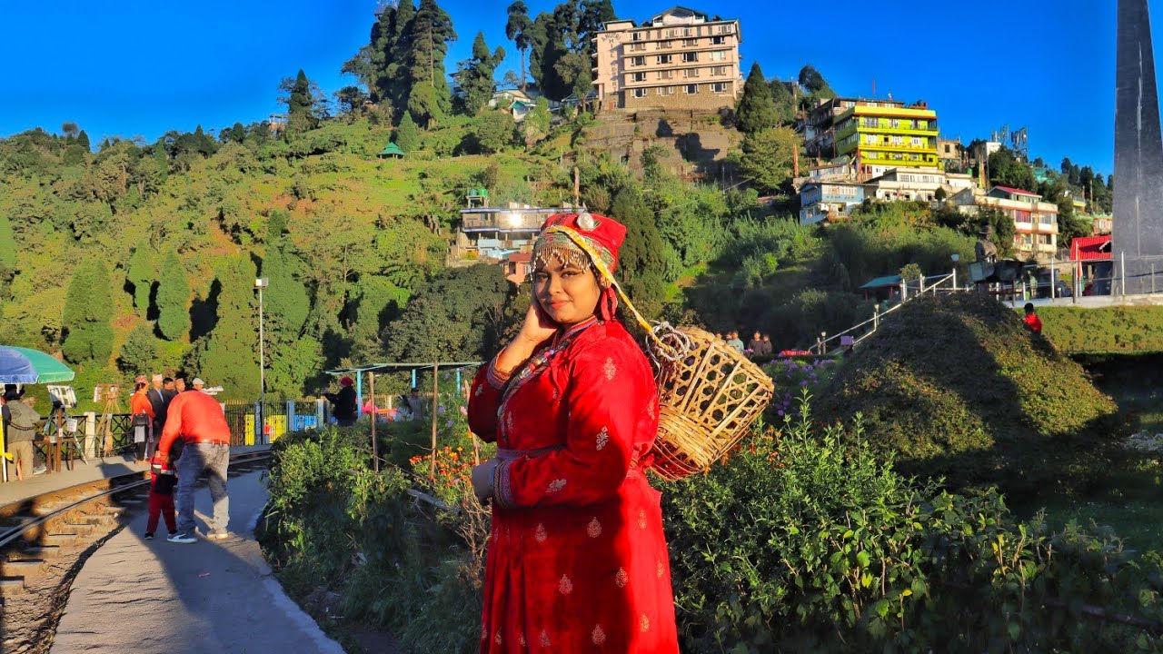 BATASIA LOOP ,The most beautiful place of Darjeeling .Must visit place to enjoy the natural beauty